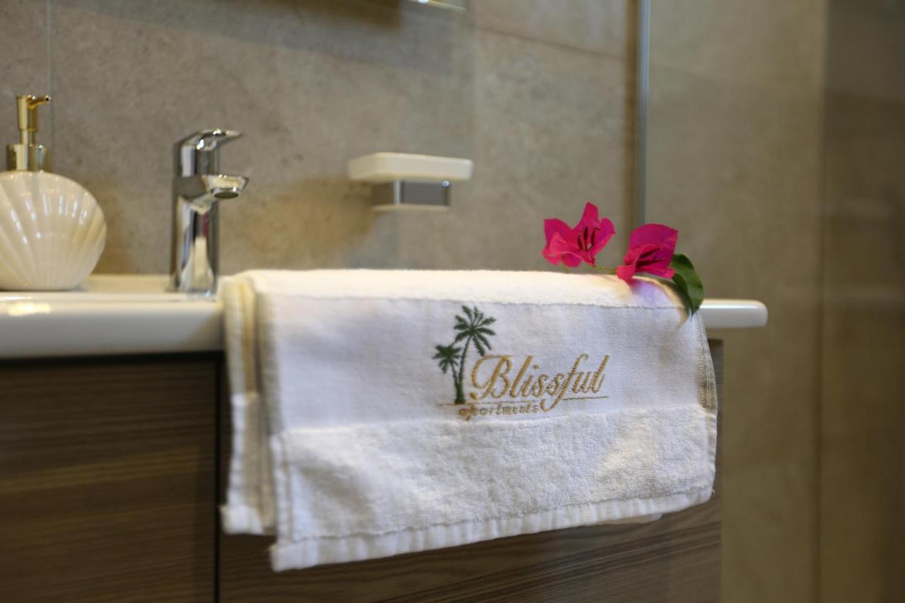 Blissful Apartments Sarandë エクステリア 写真