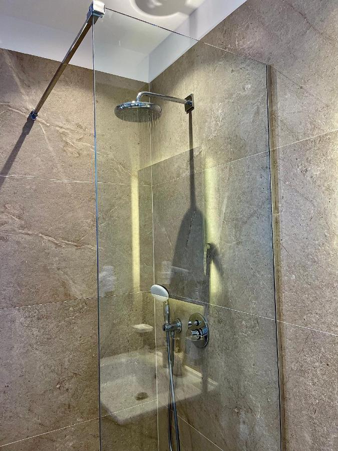 Blissful Apartments Sarandë エクステリア 写真