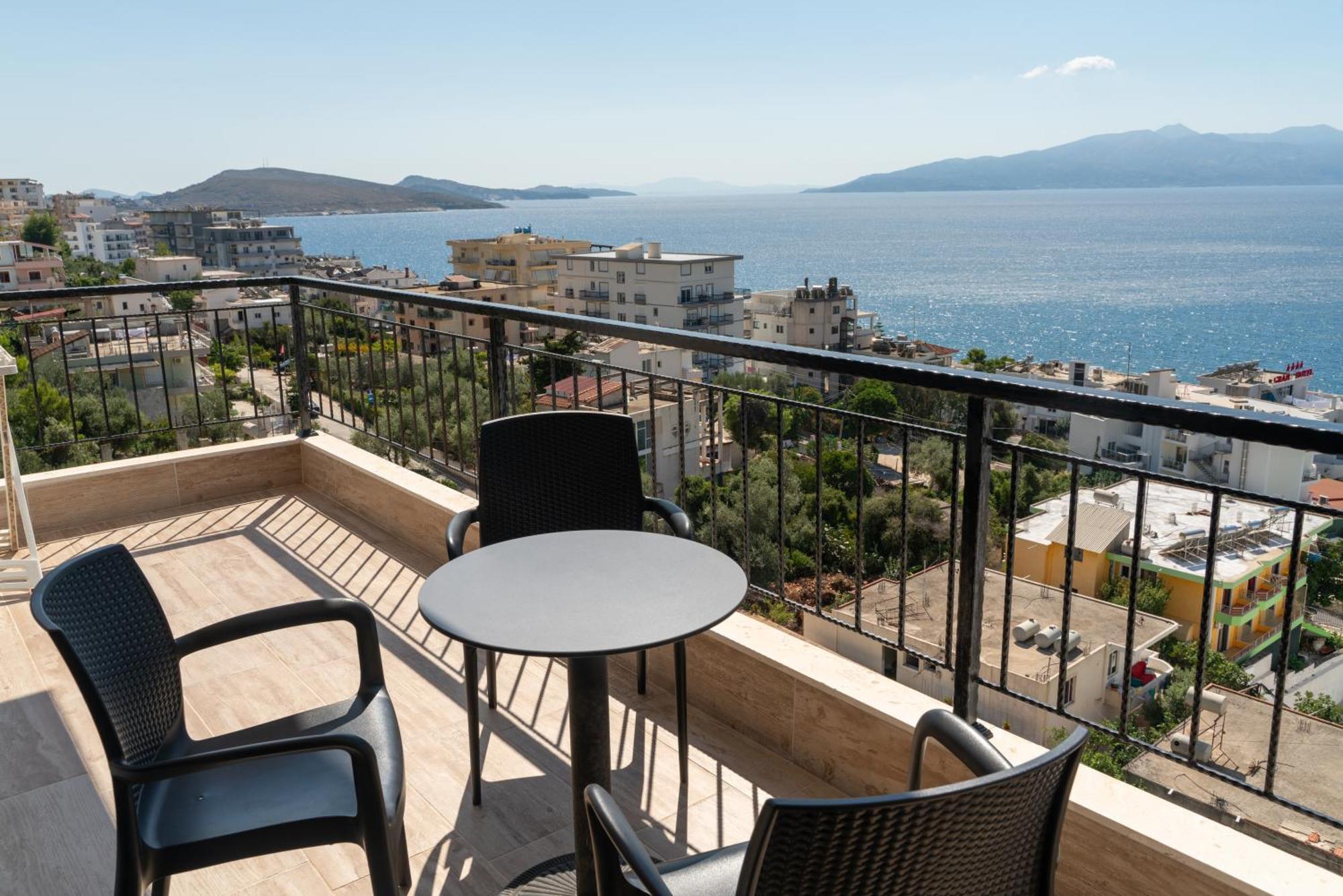 Blissful Apartments Sarandë エクステリア 写真