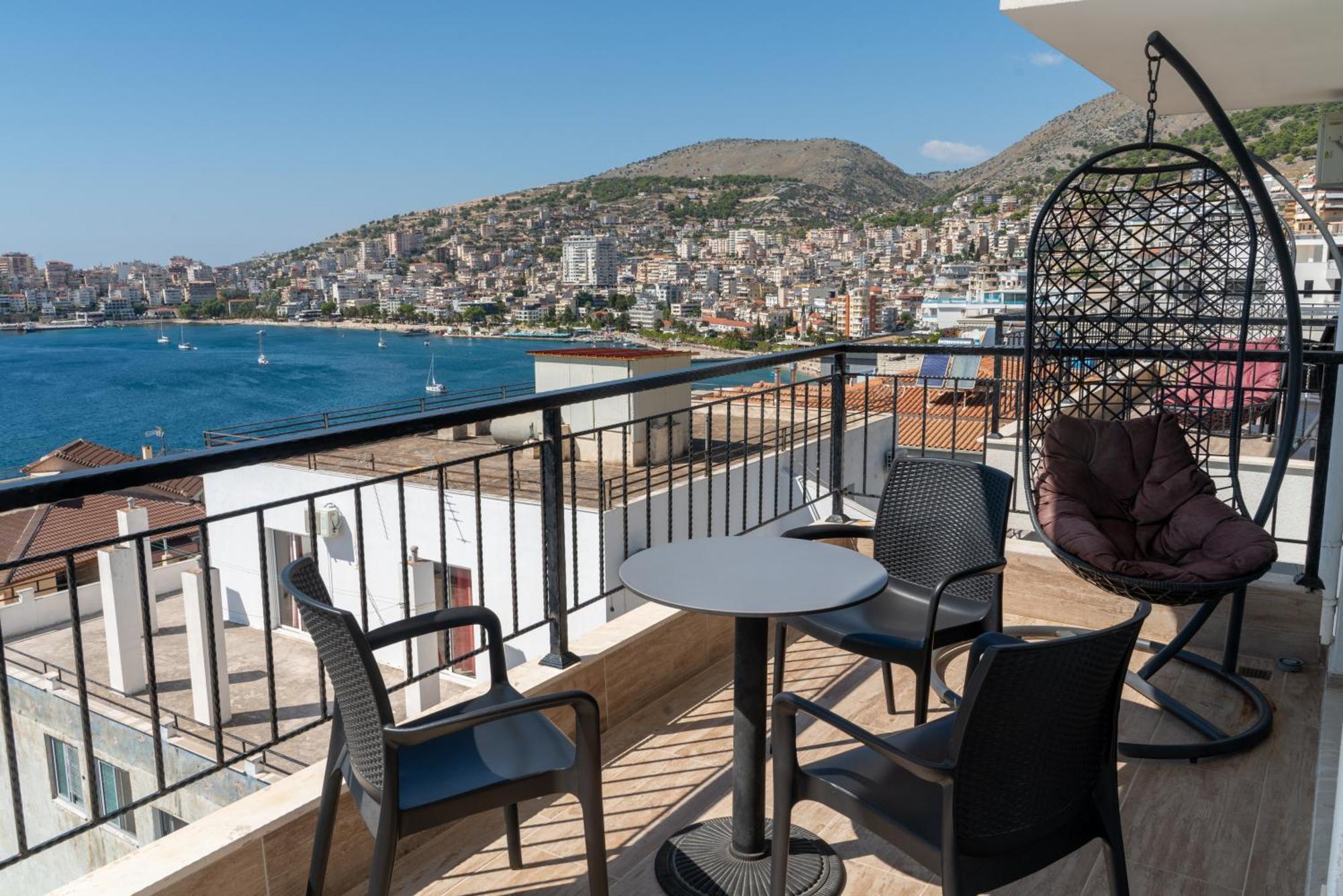Blissful Apartments Sarandë エクステリア 写真